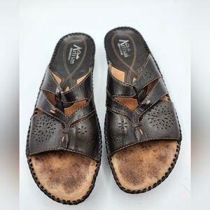 Clark Artisan Collection Dark Brown Leather Sandals Sz 8M